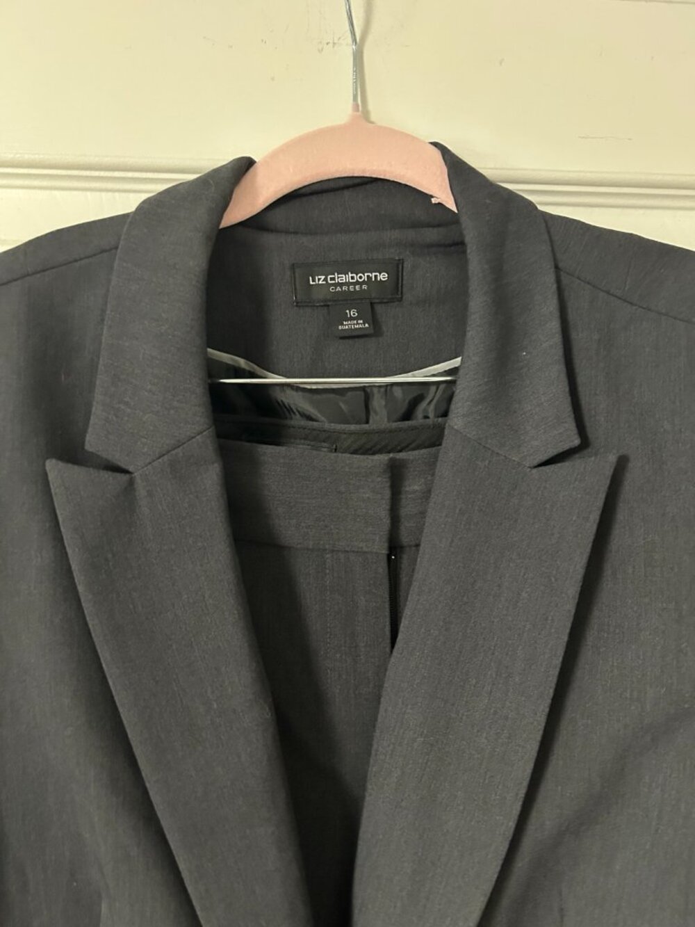 Liz Claiborne Career Women’s Dark Gray 2 Piece Pant Suit Size 16/18 - Picture 3 of 9